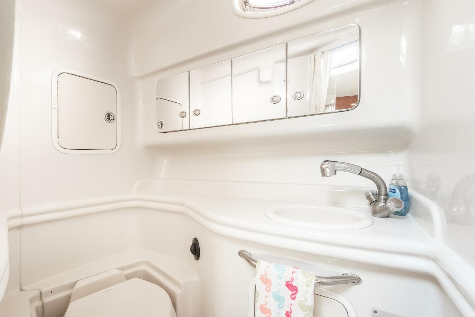 2007 Sea Ray 320 Sundancer — photo 22