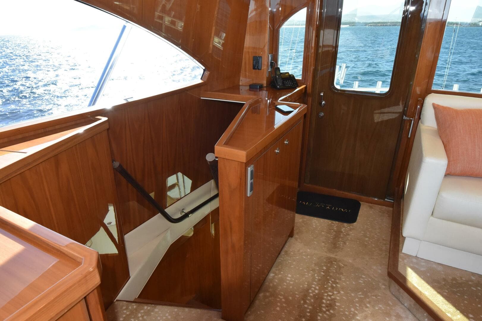 2019 Viking 80 Skybridge — photo 55