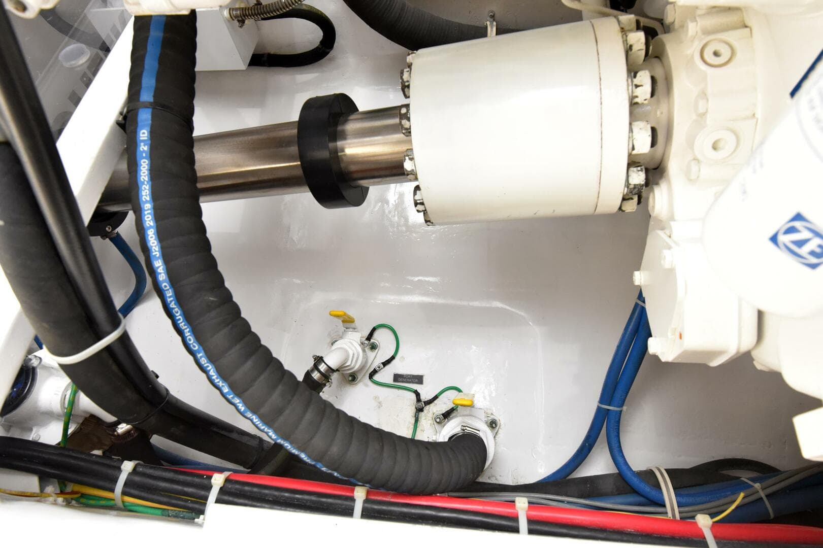 2019 Viking 80 Skybridge — photo 122