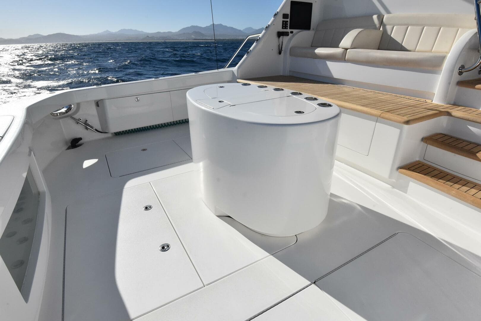 2019 Viking 80 Skybridge — photo 97