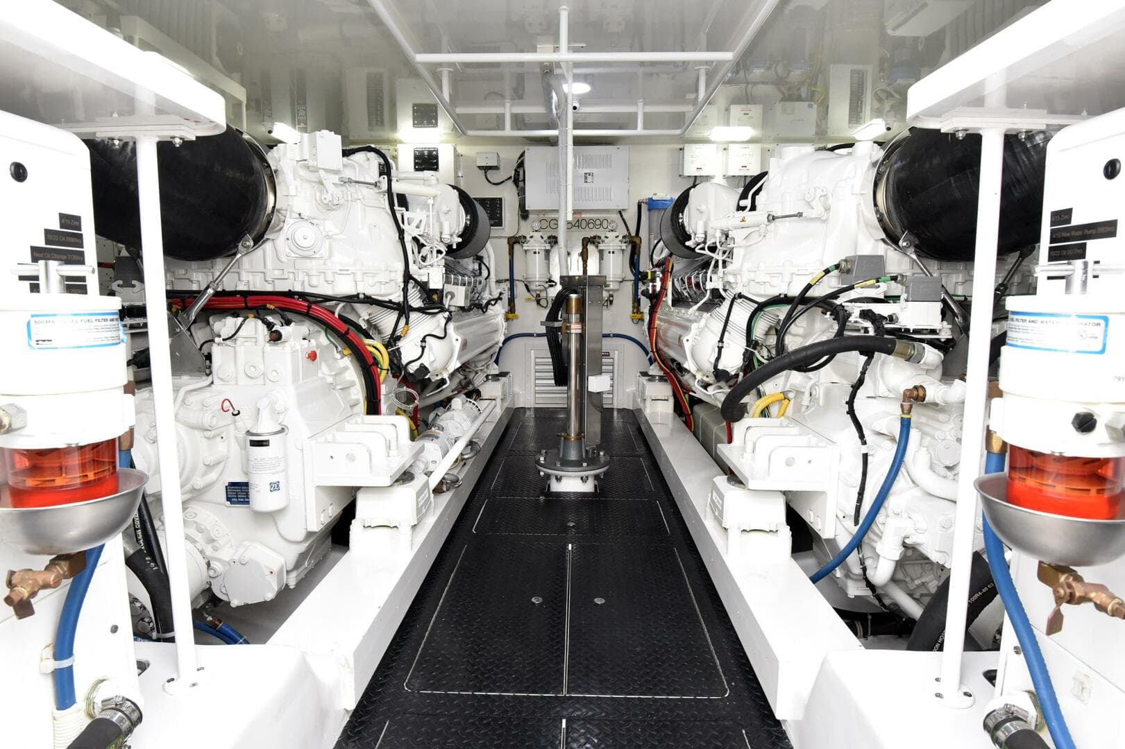 2019 Viking 80 Skybridge — photo 107