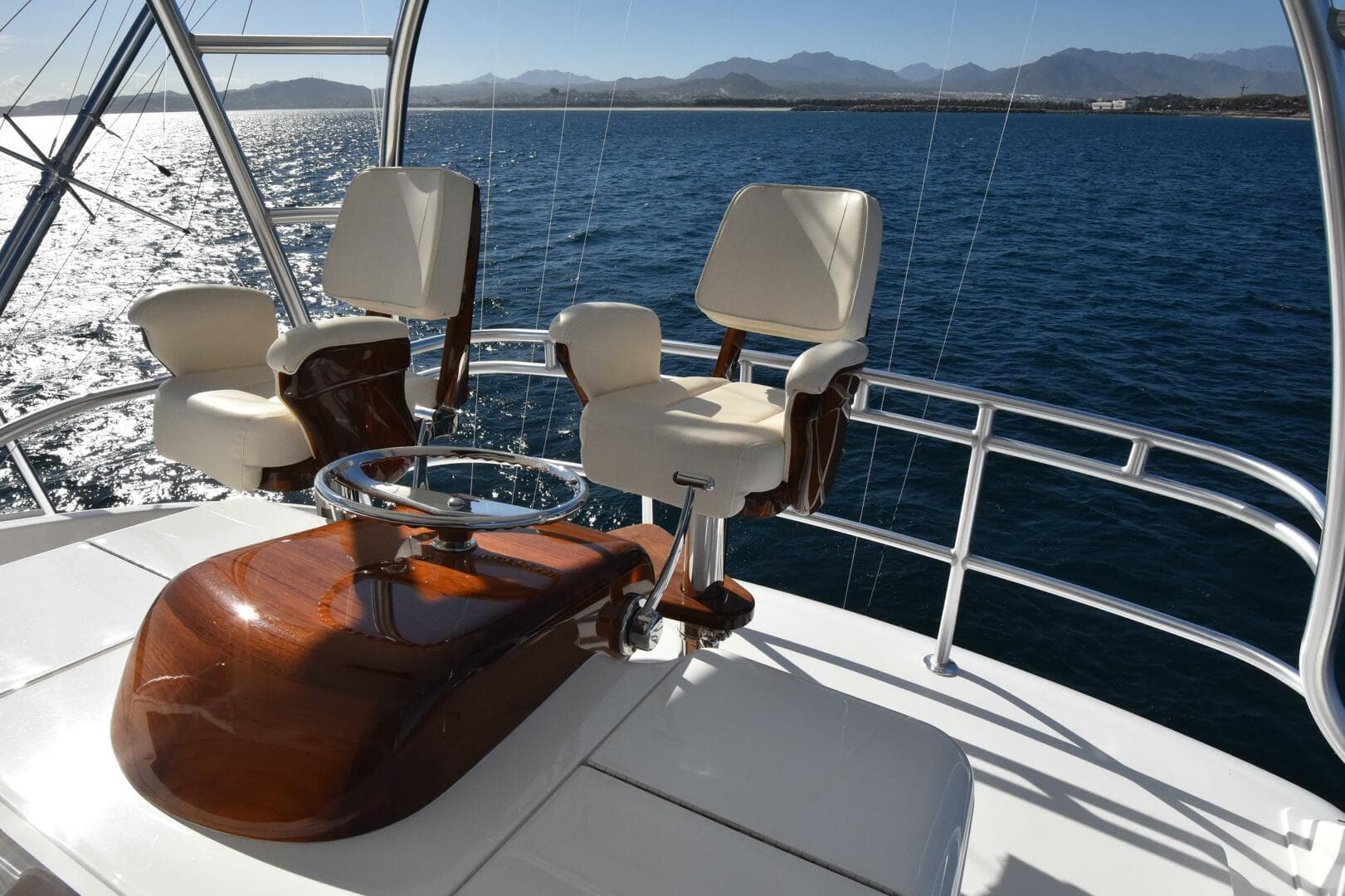 2019 Viking 80 Skybridge — photo 70