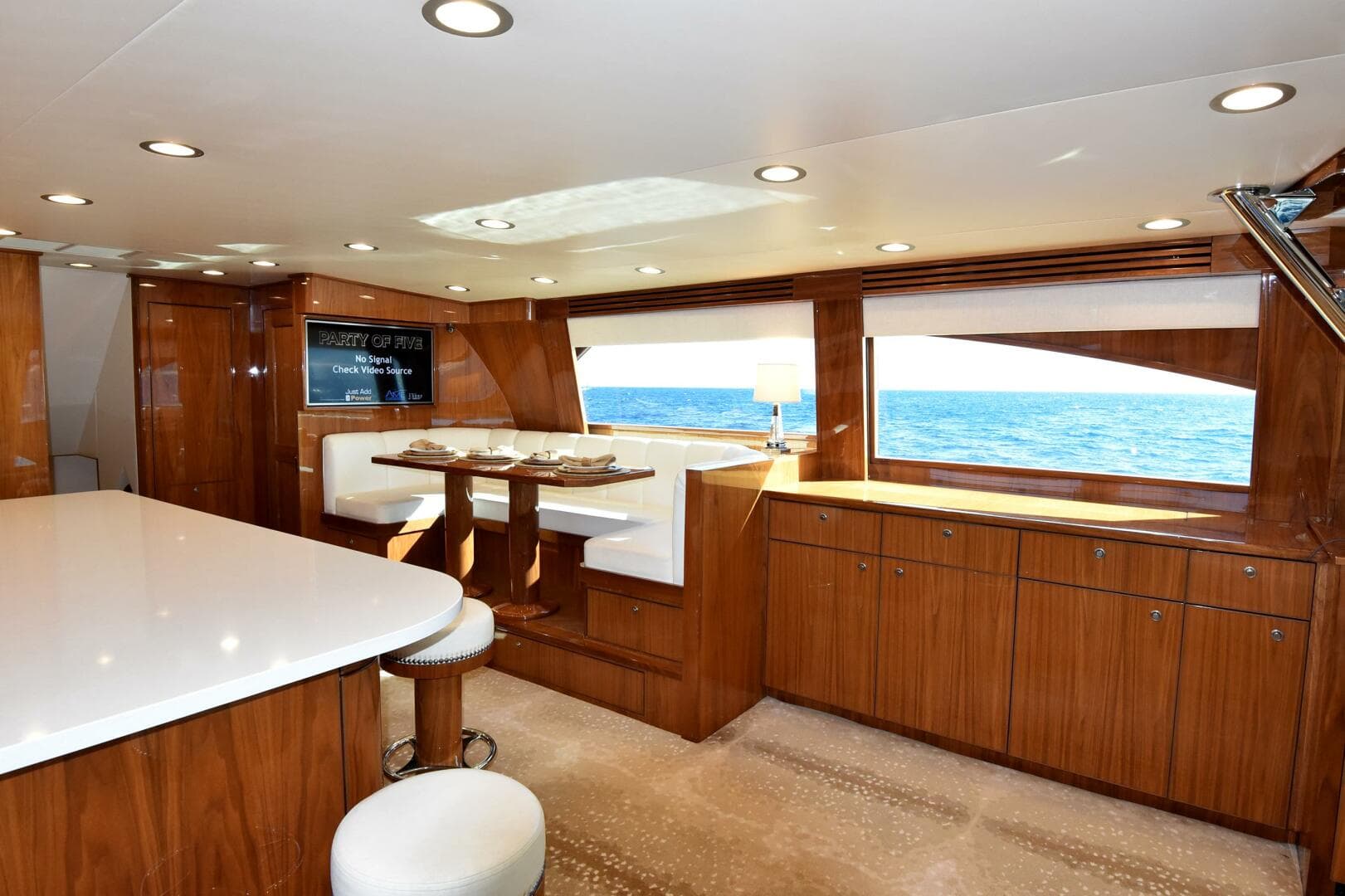 2019 Viking 80 Skybridge — photo 18