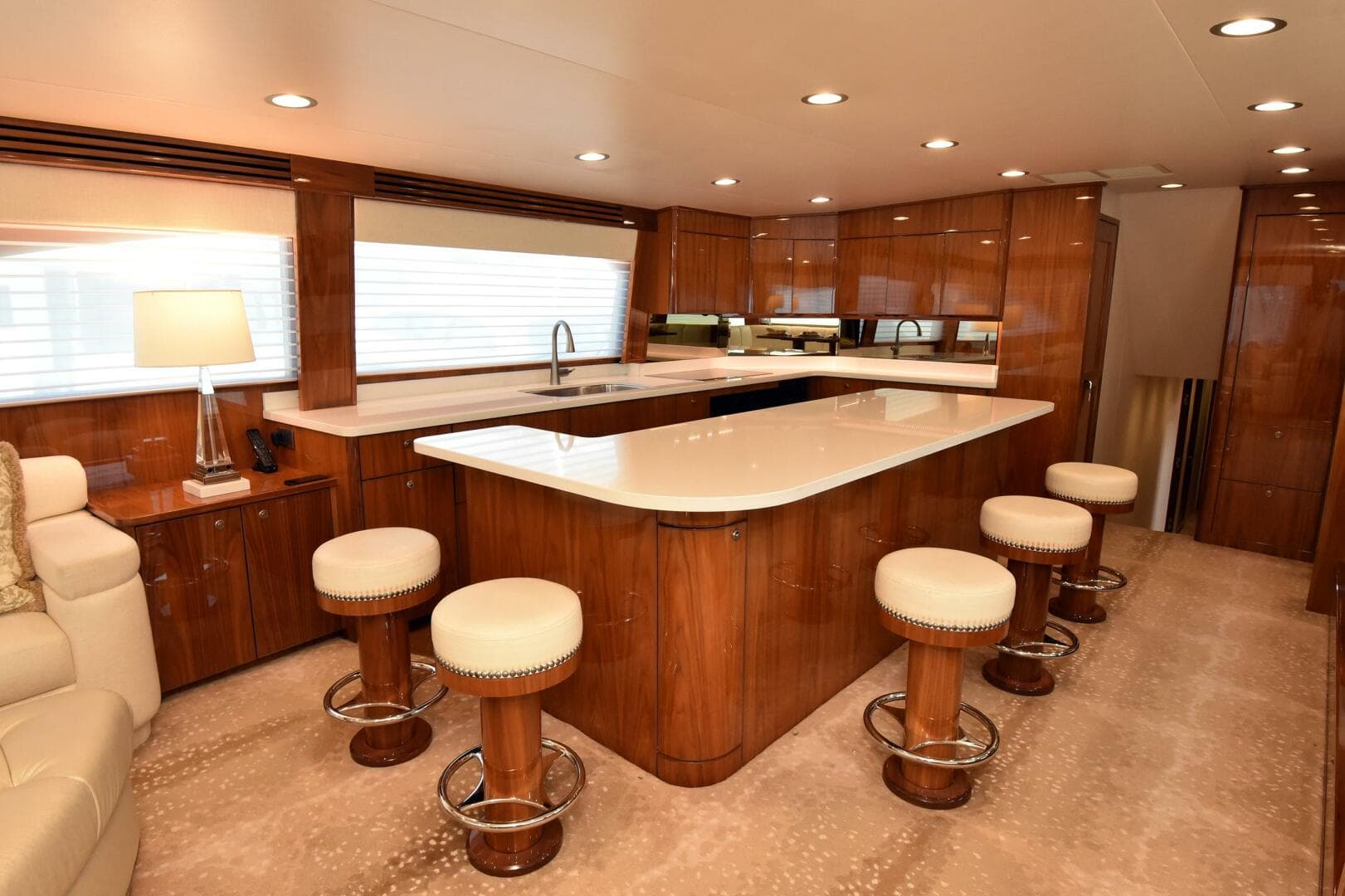 2019 Viking 80 Skybridge — photo 20