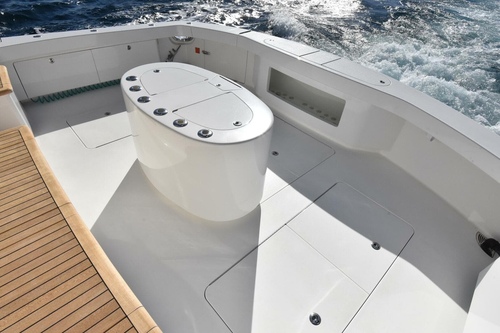 2019 Viking 80 Skybridge — photo 91