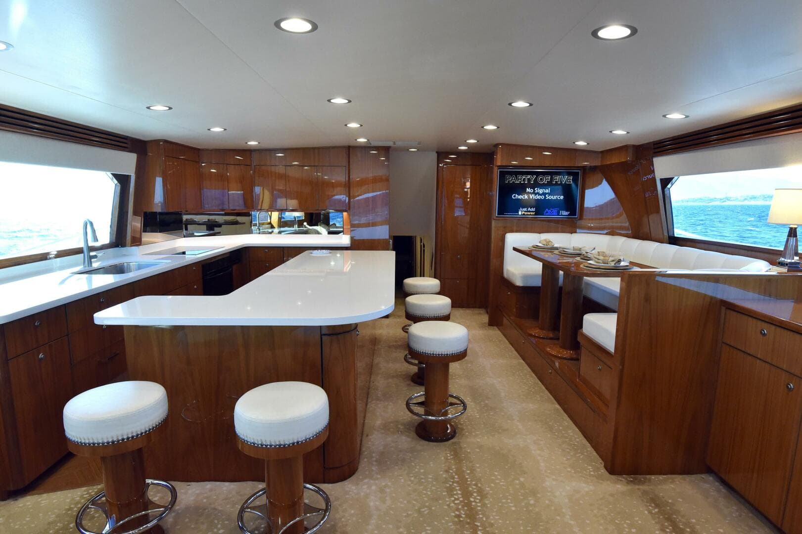 2019 Viking 80 Skybridge — photo 21