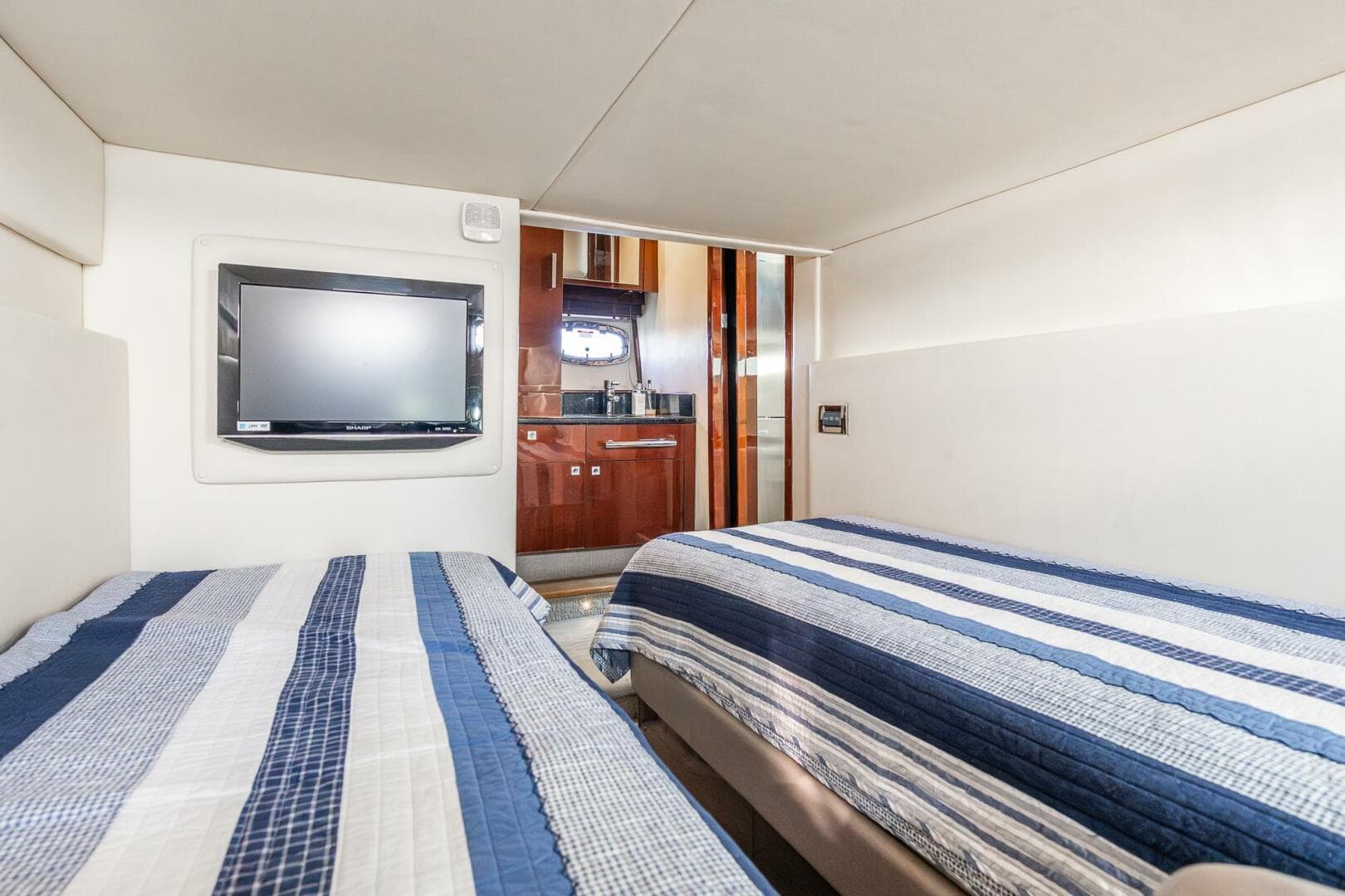 2009 Sea Ray 47 Sundancer — photo 16