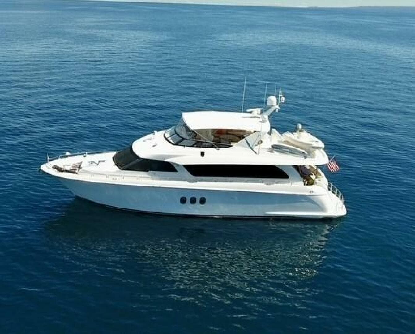 2009 Hatteras 72