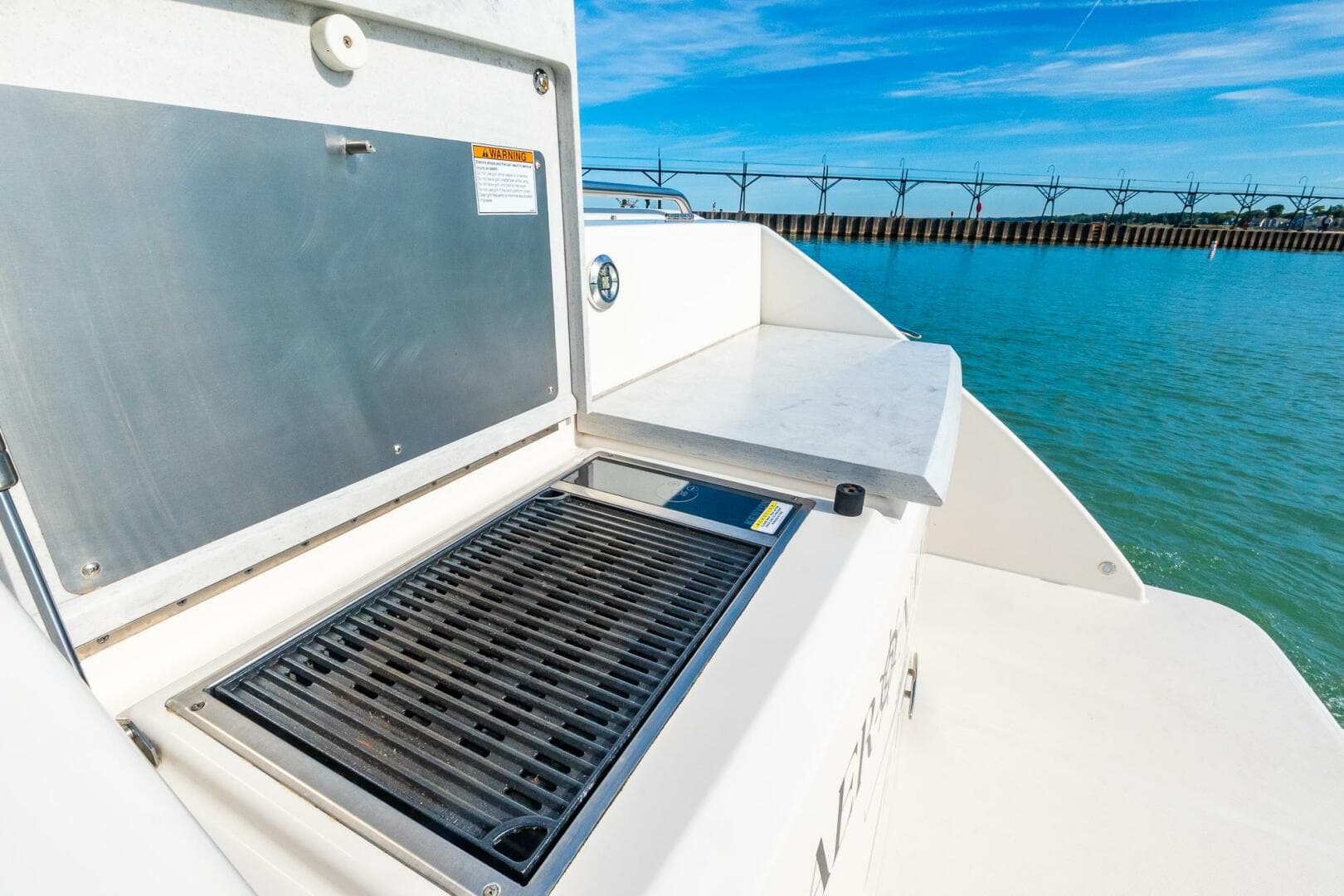 2022 Tiara Yachts 39 Coupe — photo 13