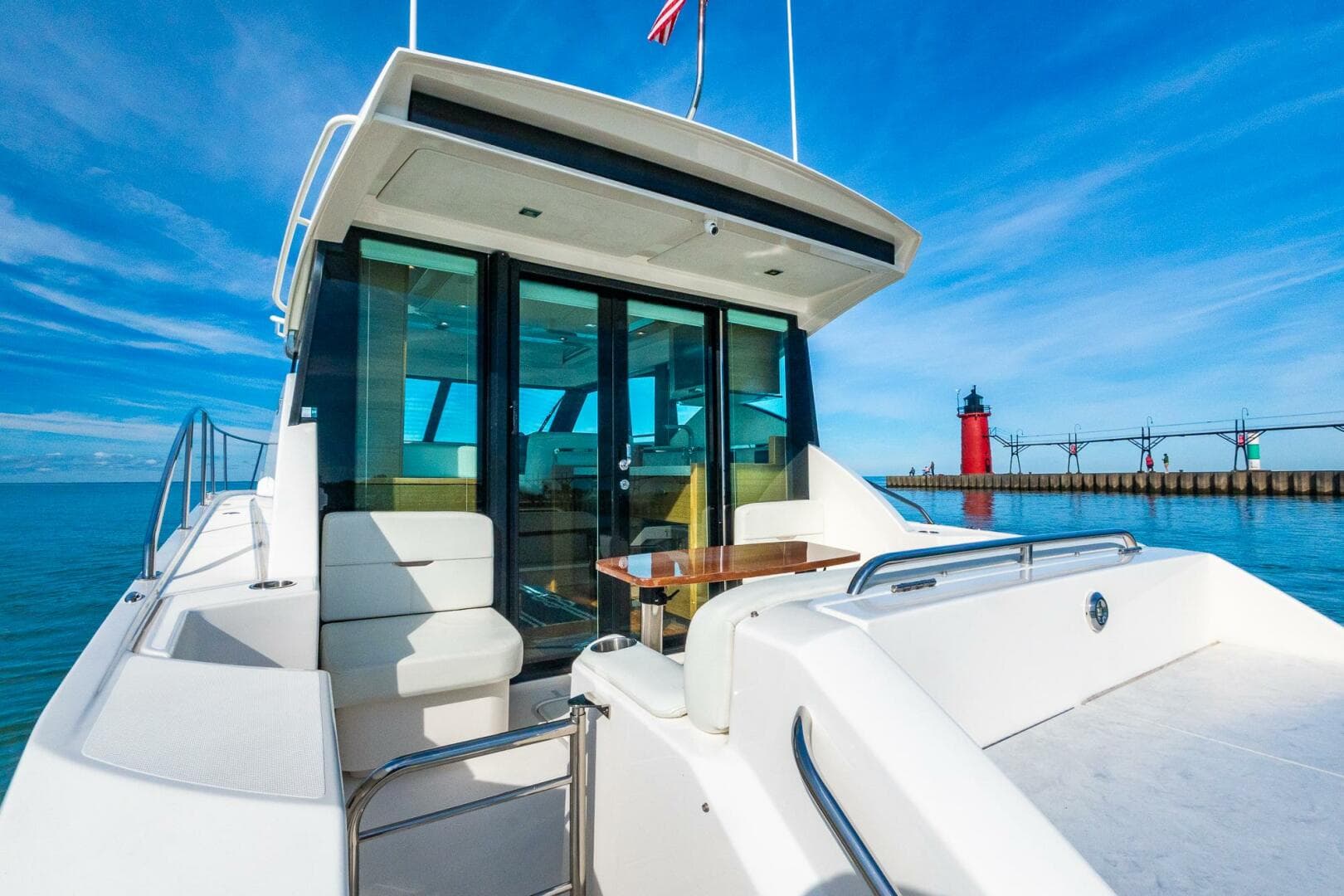 2022 Tiara Yachts 39 Coupe — photo 8