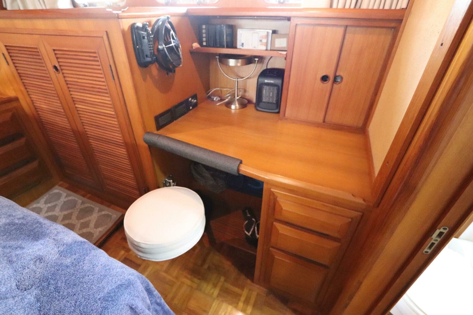 2005 Defever Cockpit — photo 99