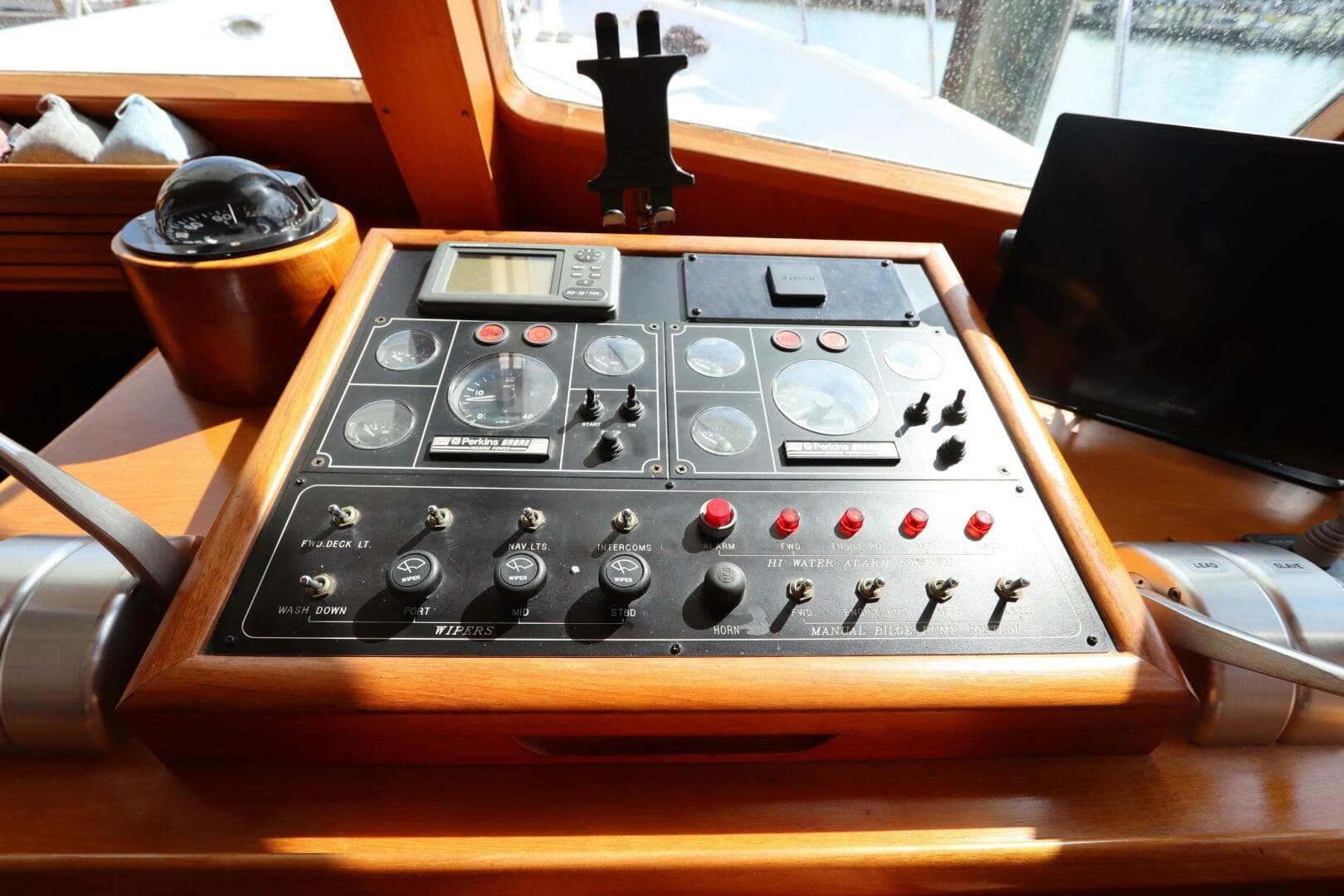 2005 Defever Cockpit — photo 62