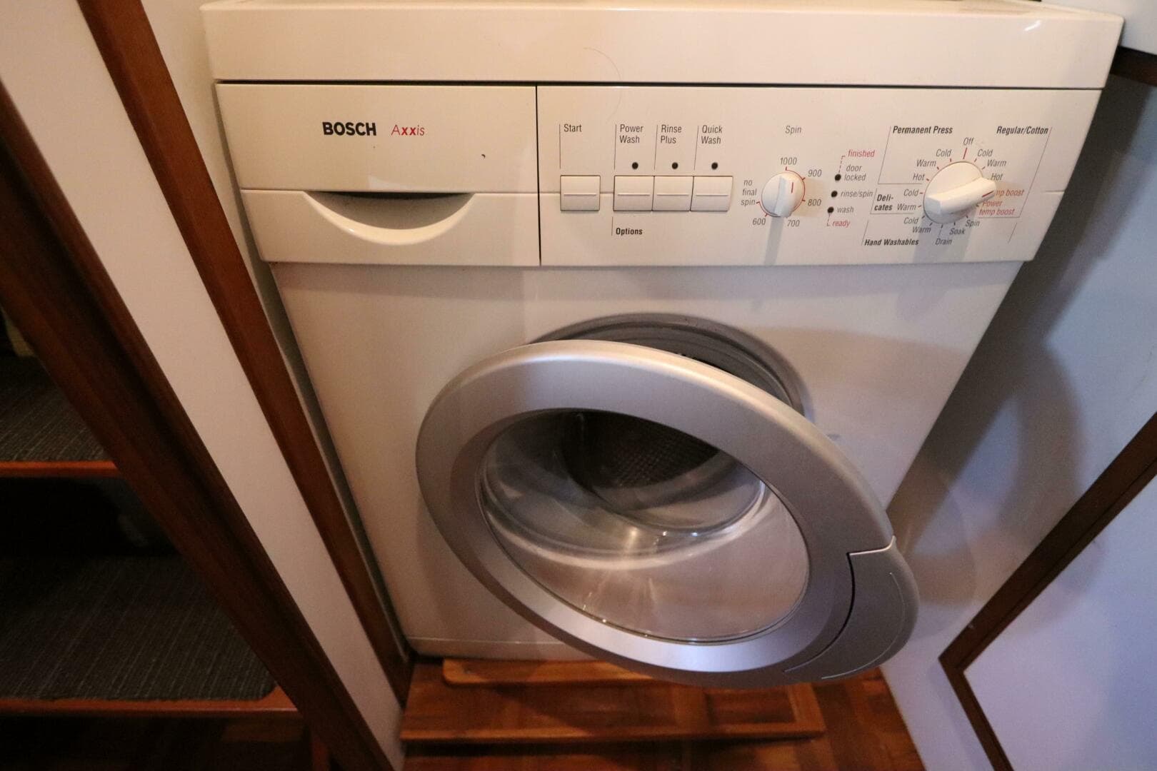 2005 Defever Cockpit — photo 105