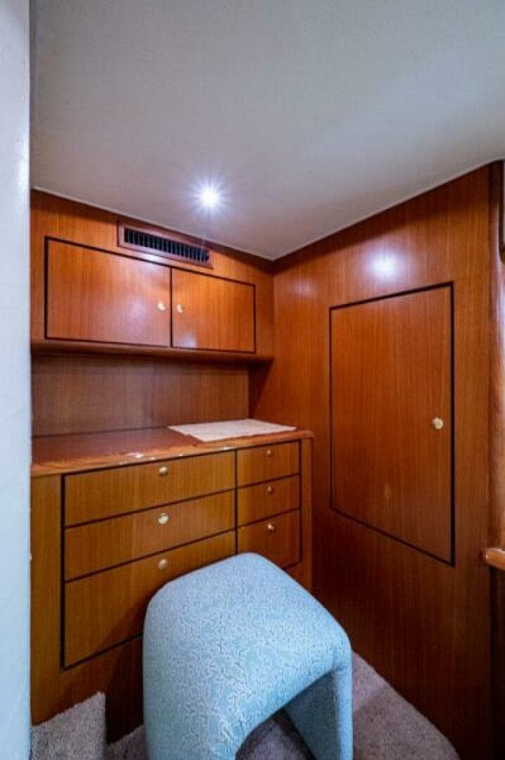 1999 Ocean Yachts Convertible — photo 61