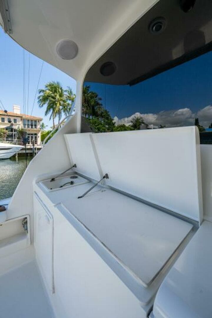 1999 Ocean Yachts Convertible — photo 23