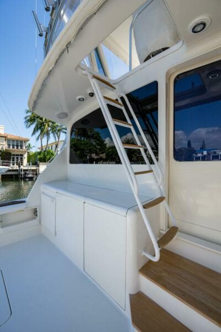 1999 Ocean Yachts Convertible — photo 25