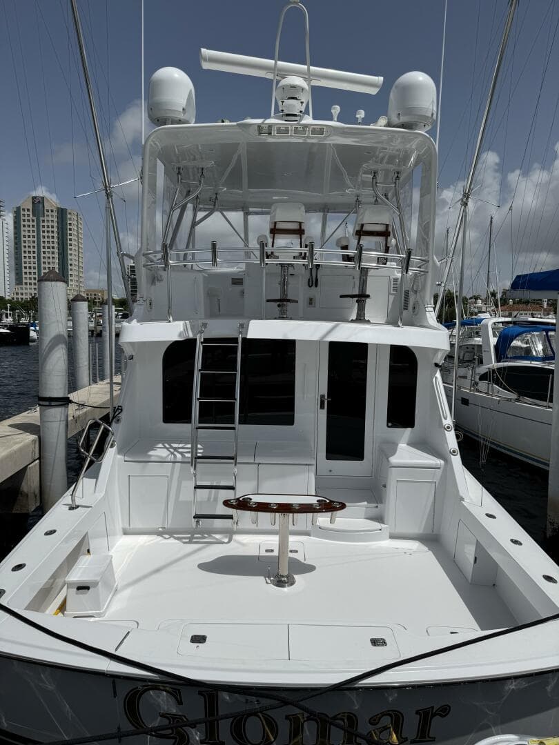 2004 Hatteras 60 Convertible — photo 10