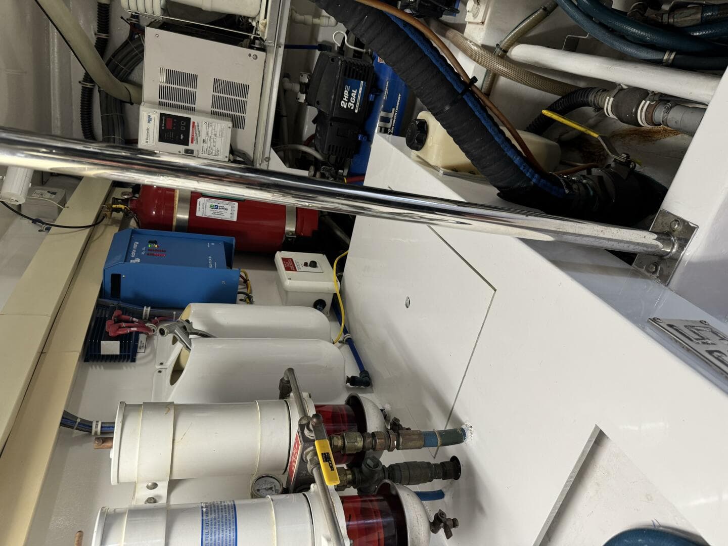 2004 Hatteras 60 Convertible — photo 40