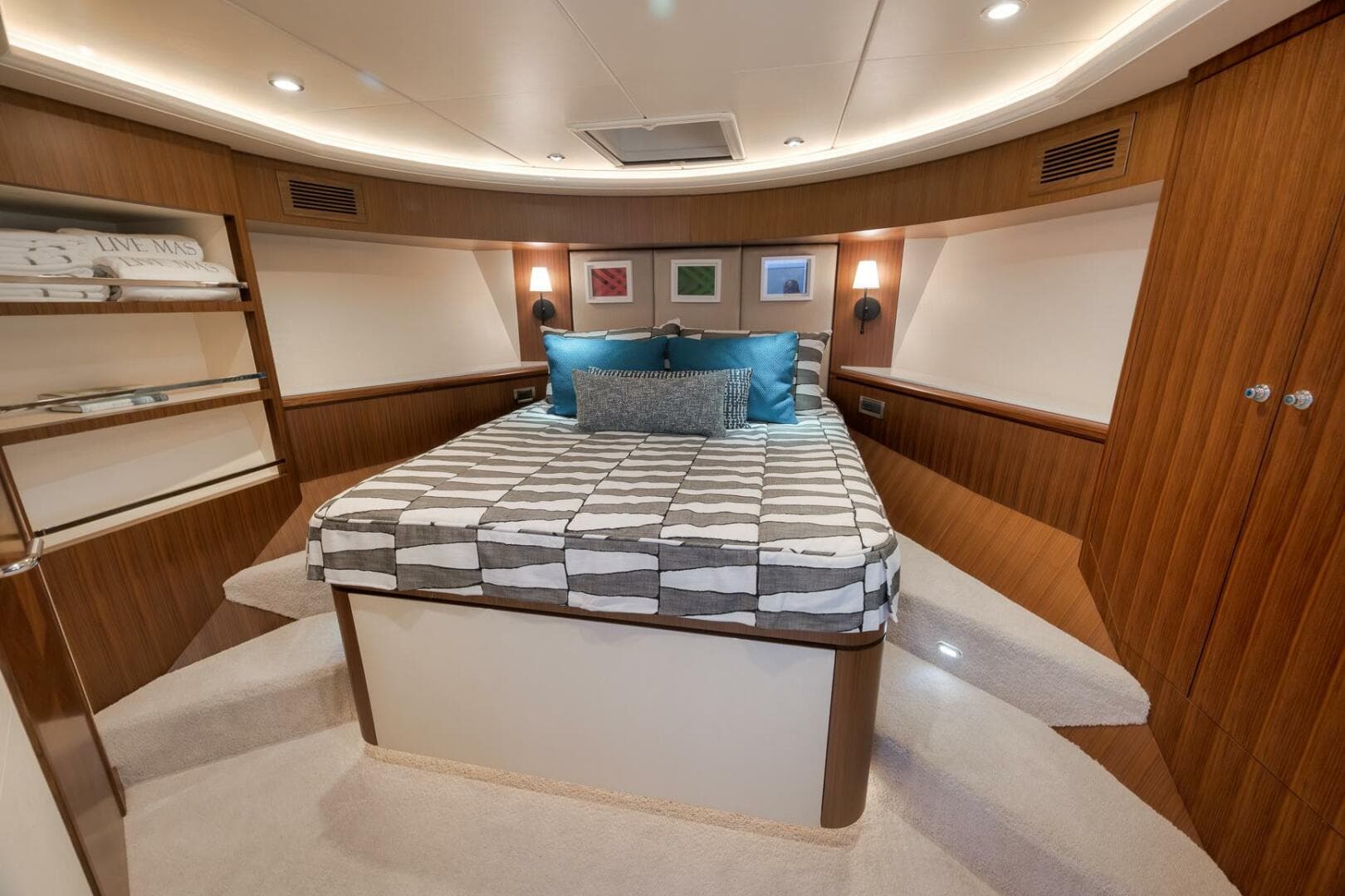 2017 Ocean Alexander 85 — photo 29