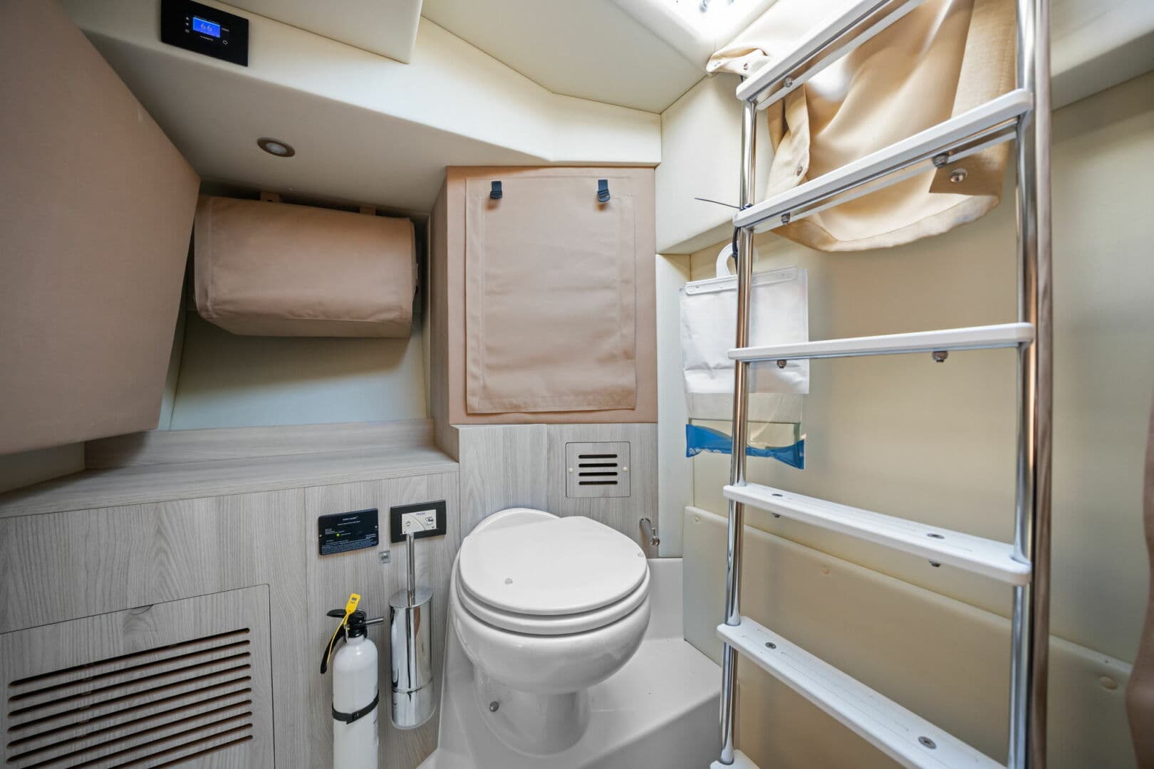 2022 Azimut S6 — photo 75