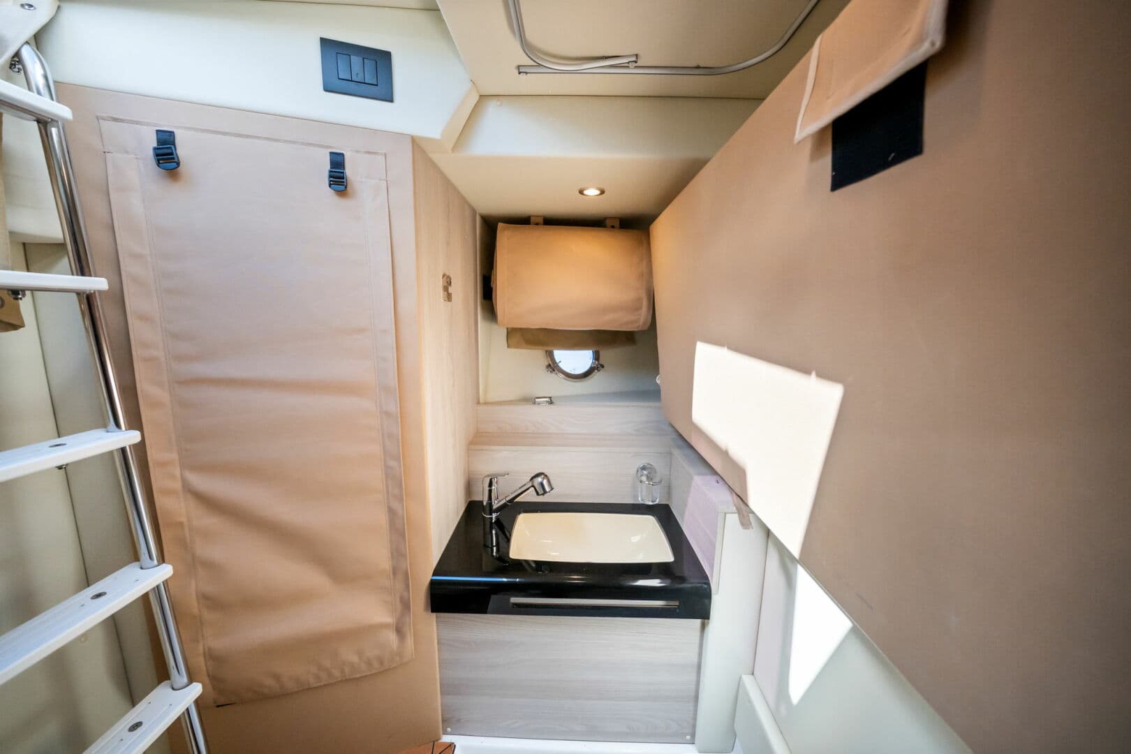 2022 Azimut S6 — photo 76