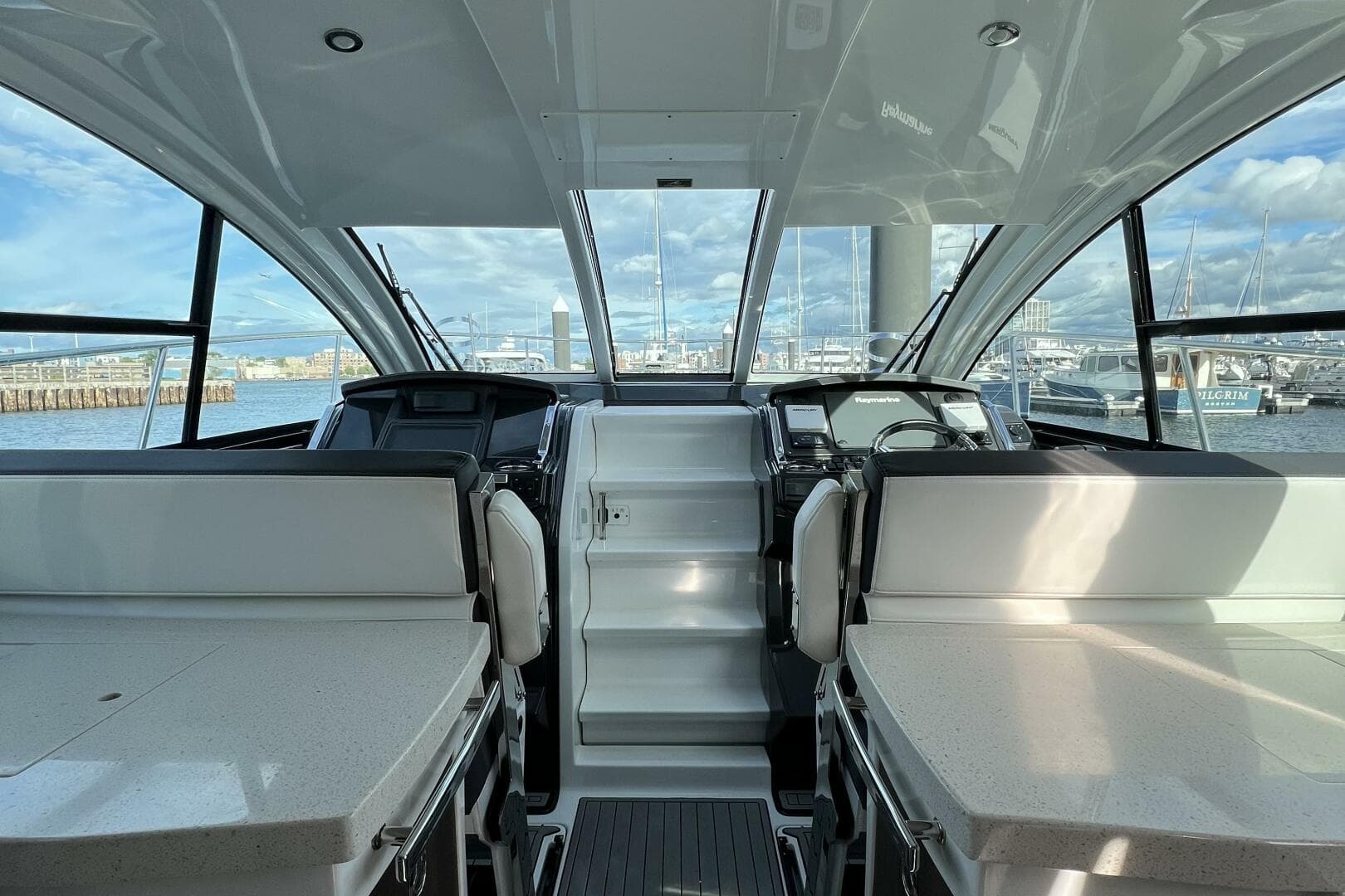 2018 Monterey 36 Sport Coupe — photo 11