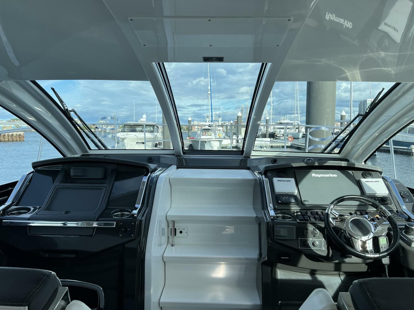 2018 Monterey 36 Sport Coupe — photo 8