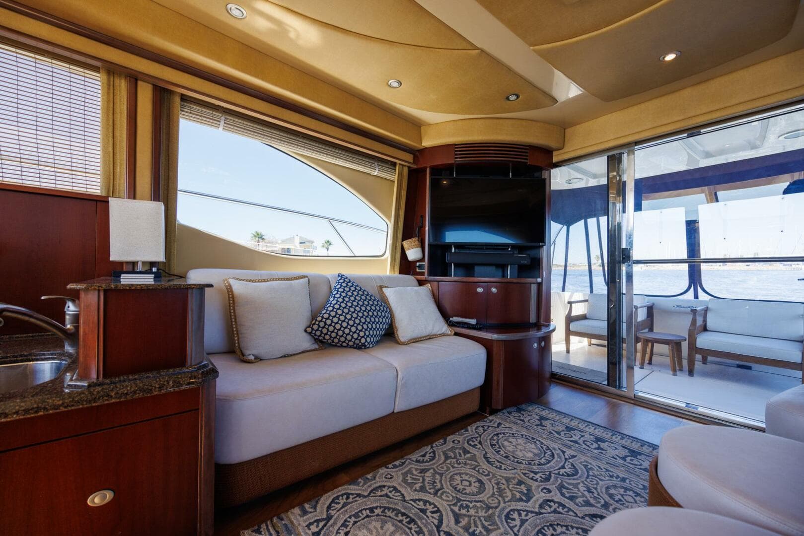 2006 Sea Ray 52 Sedan Bridge — photo 7