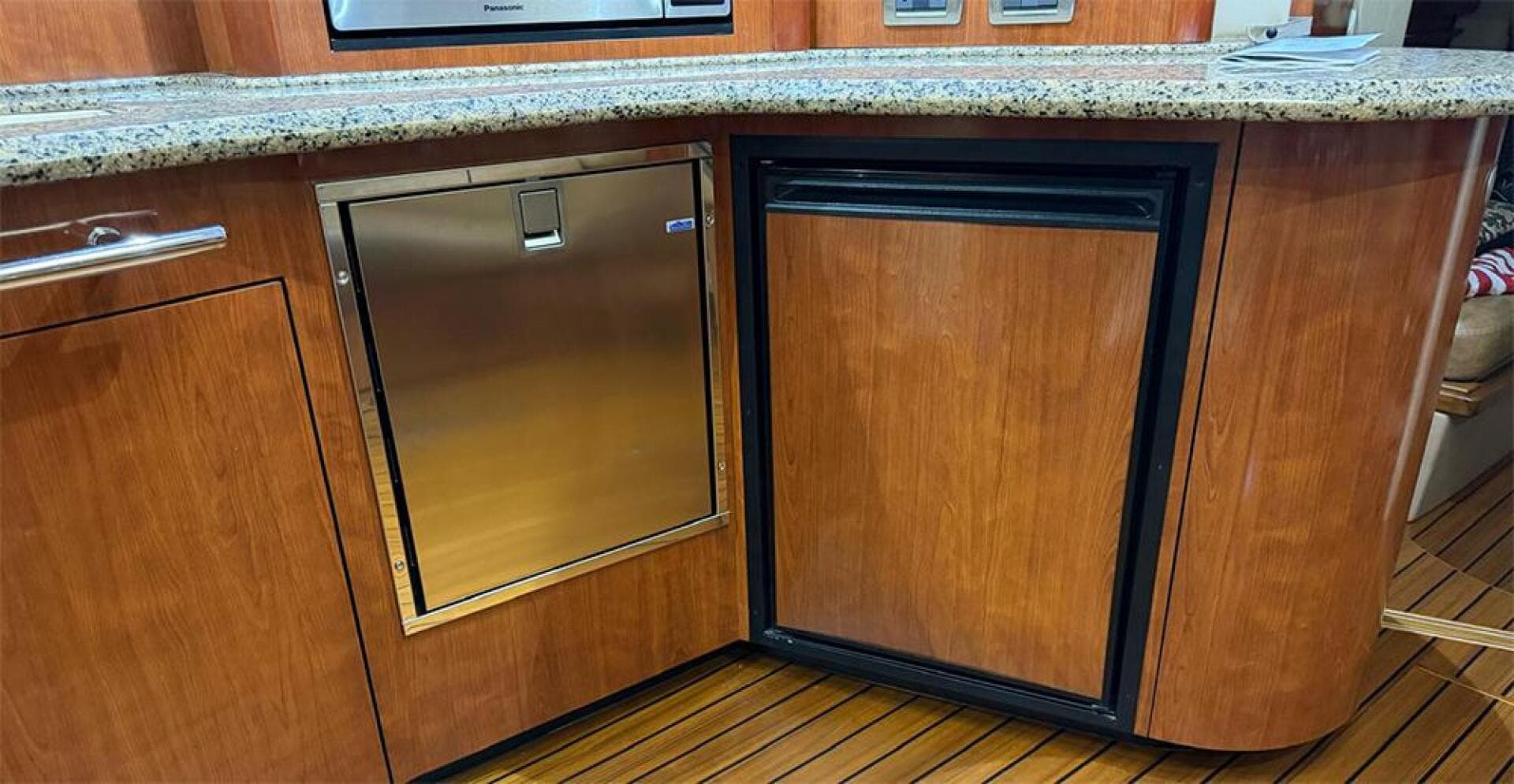 2006 Sea Ray 44 Sundancer — photo 27