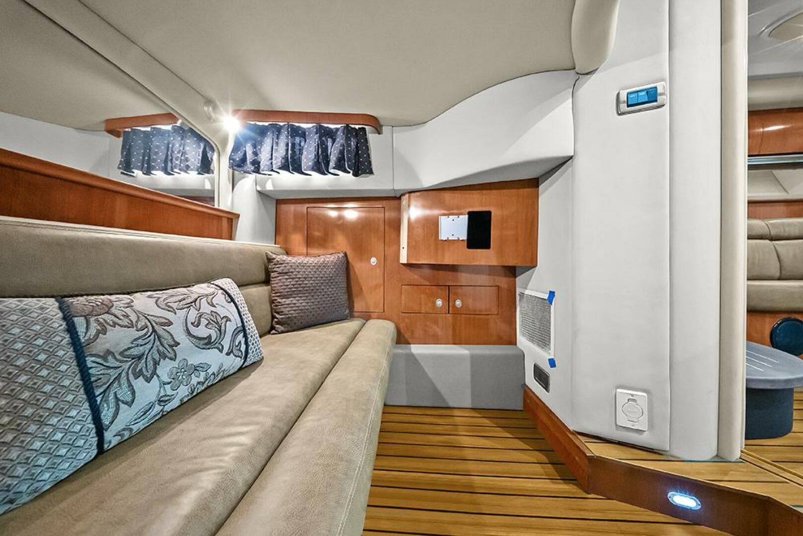 2006 Sea Ray 44 Sundancer — photo 33