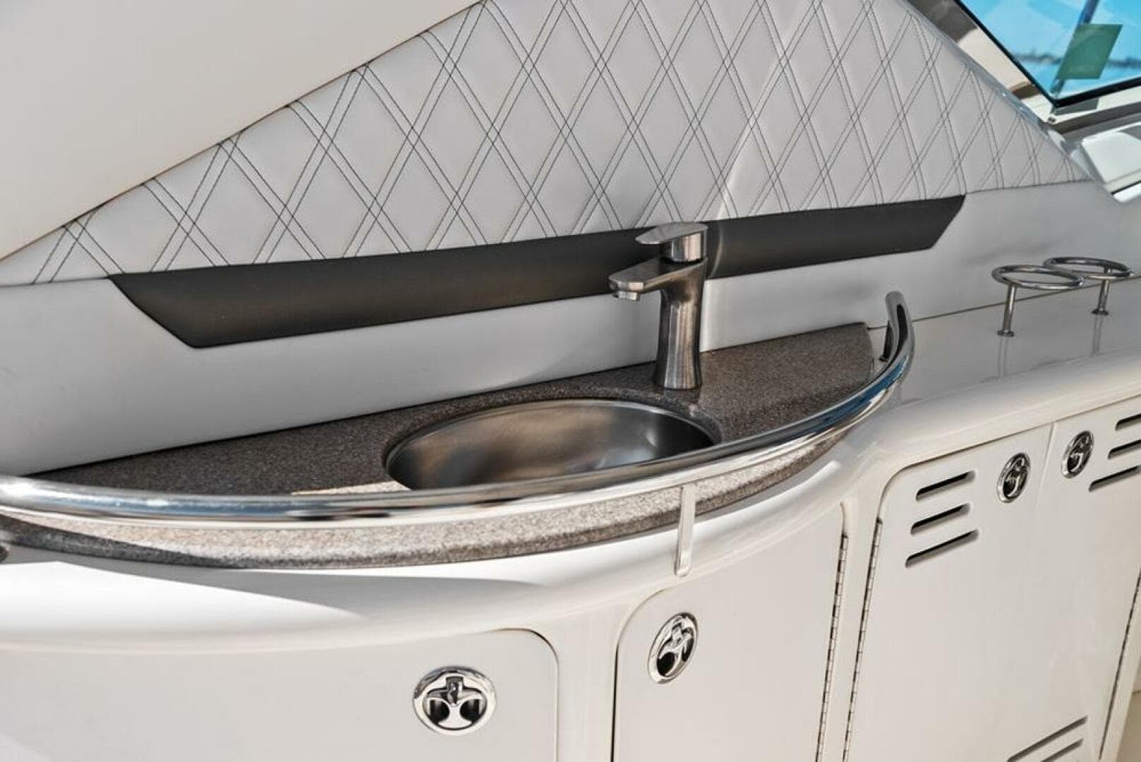 2006 Sea Ray 44 Sundancer — photo 42