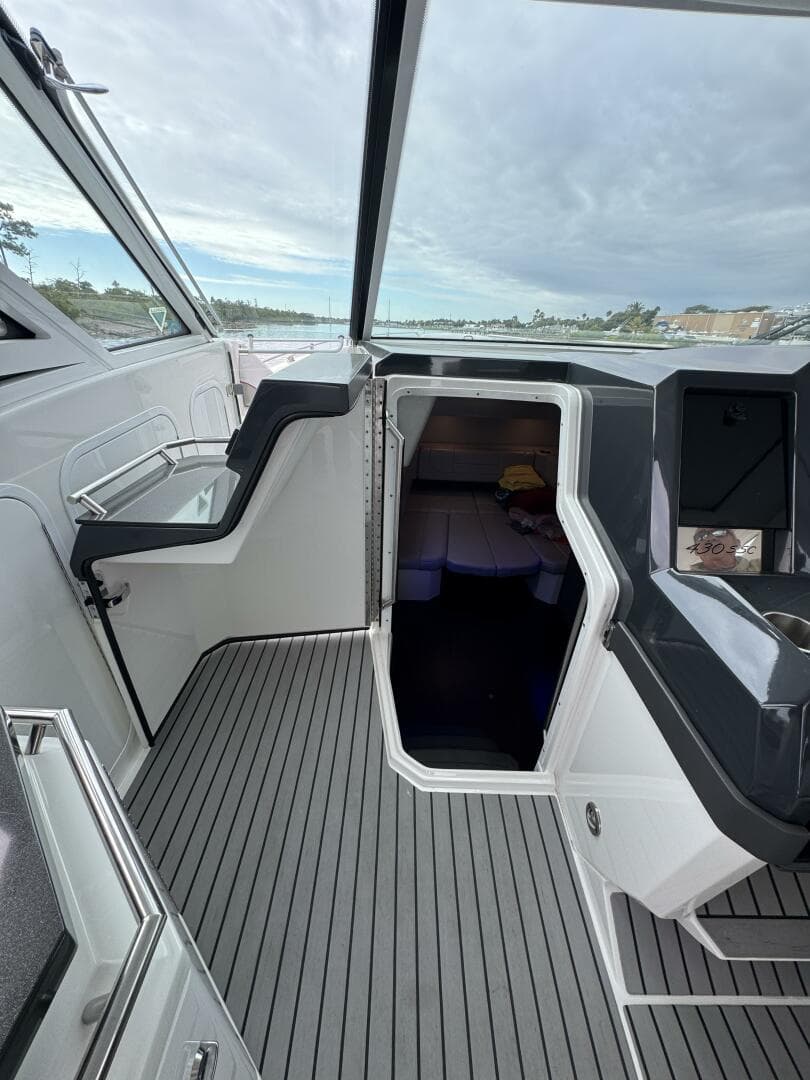 2018 Formula 430 Super Sport Crossover — photo 19