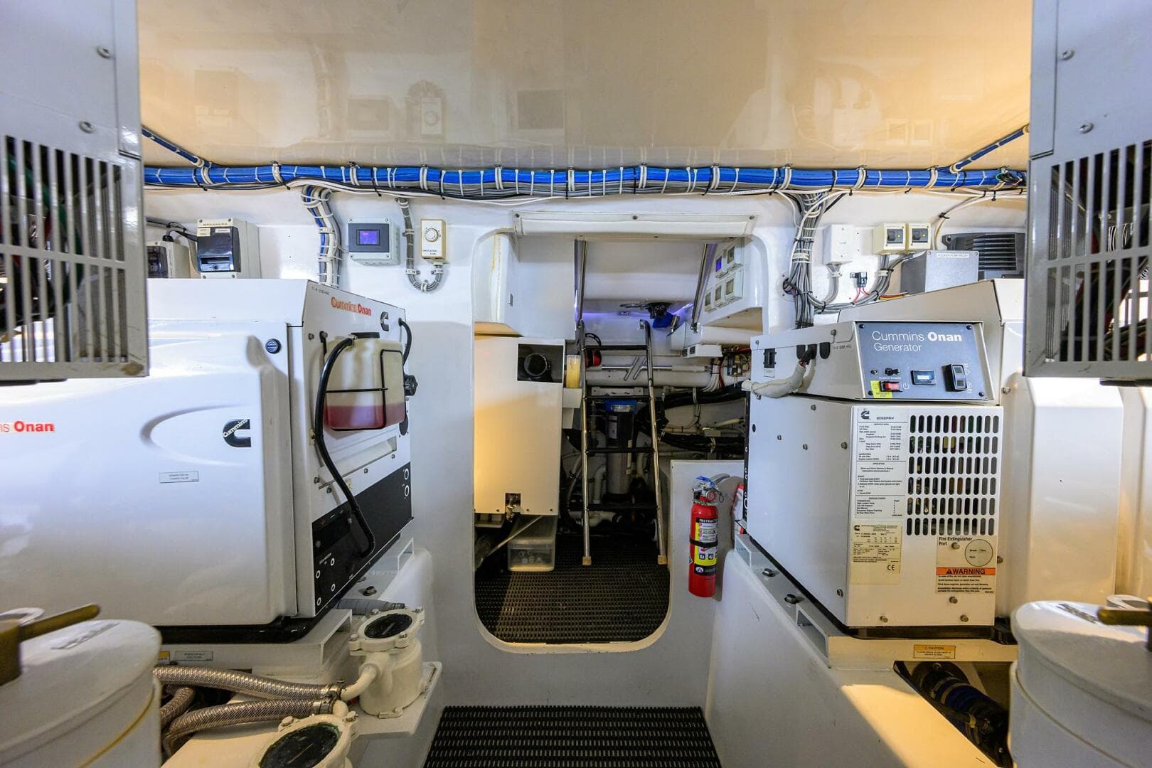 2013 Hatteras GT 63 — photo 48