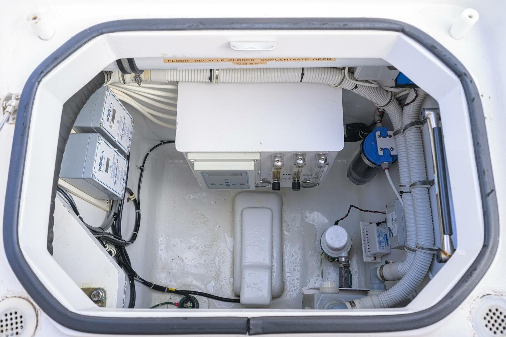 2013 Hatteras GT 63 — photo 41