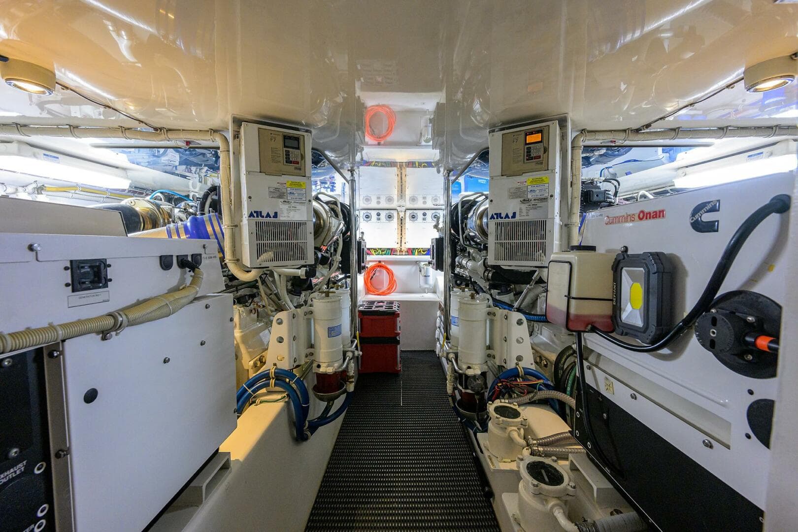 2013 Hatteras GT 63 — photo 42