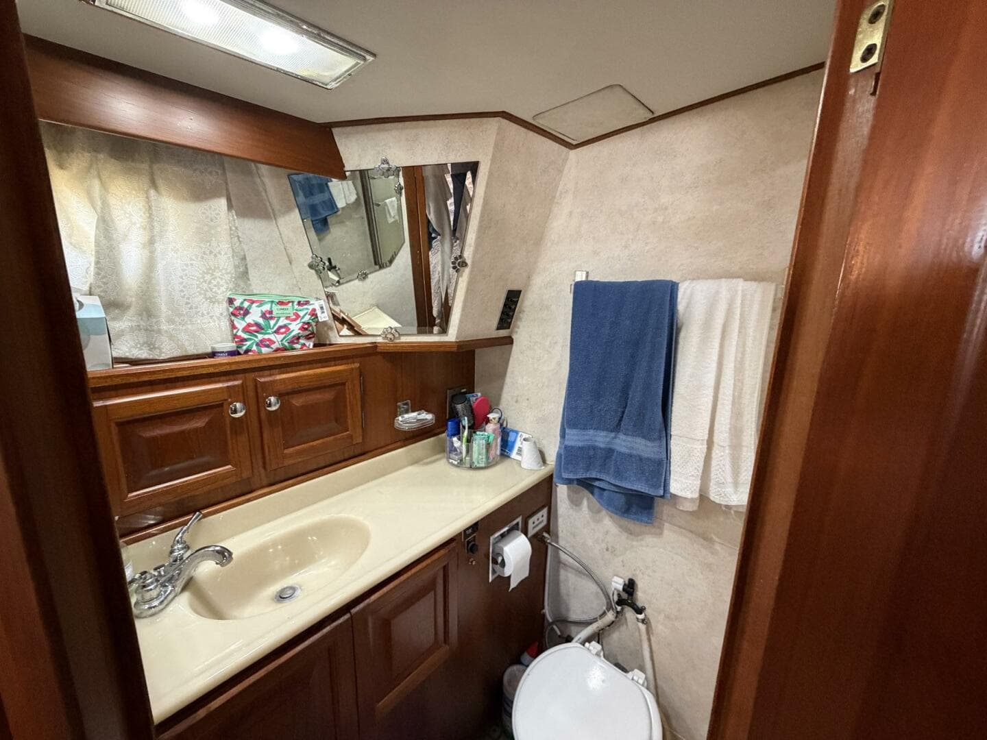 1987 Viking 44 — photo 59