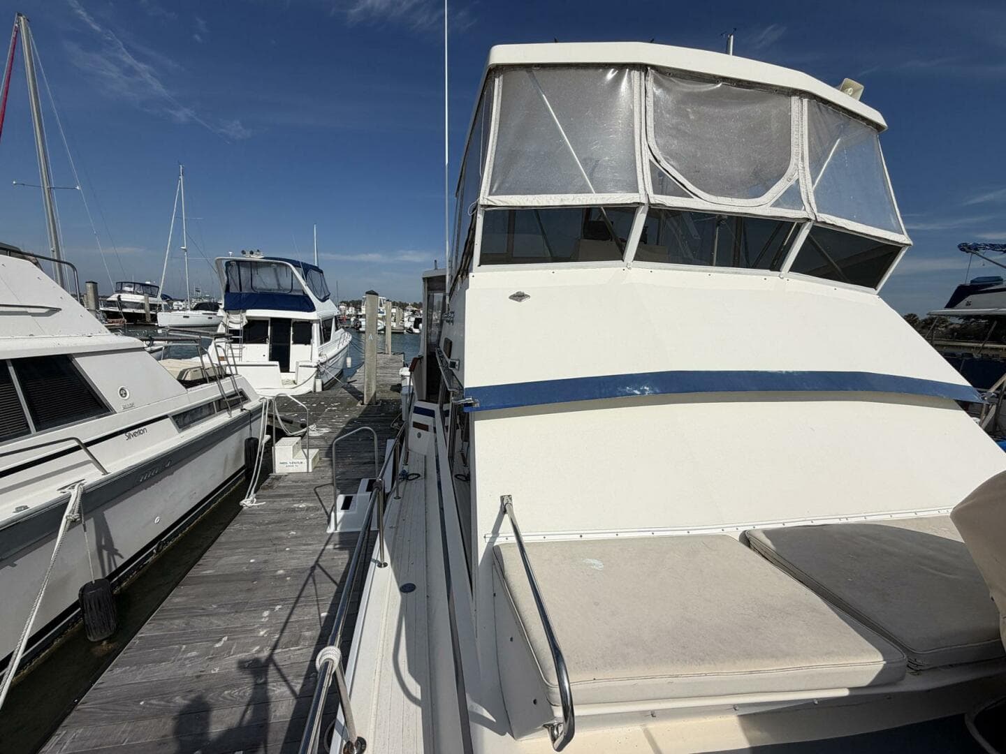 1987 Viking 44 — photo 16