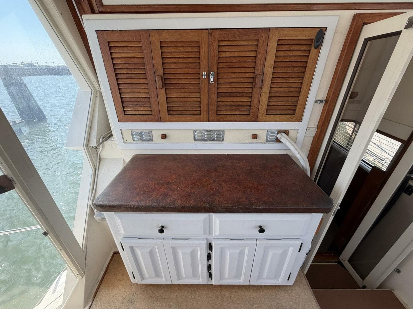 1987 Viking 44 — photo 24