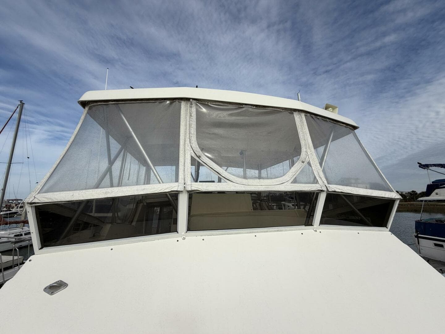 1987 Viking 44 — photo 17