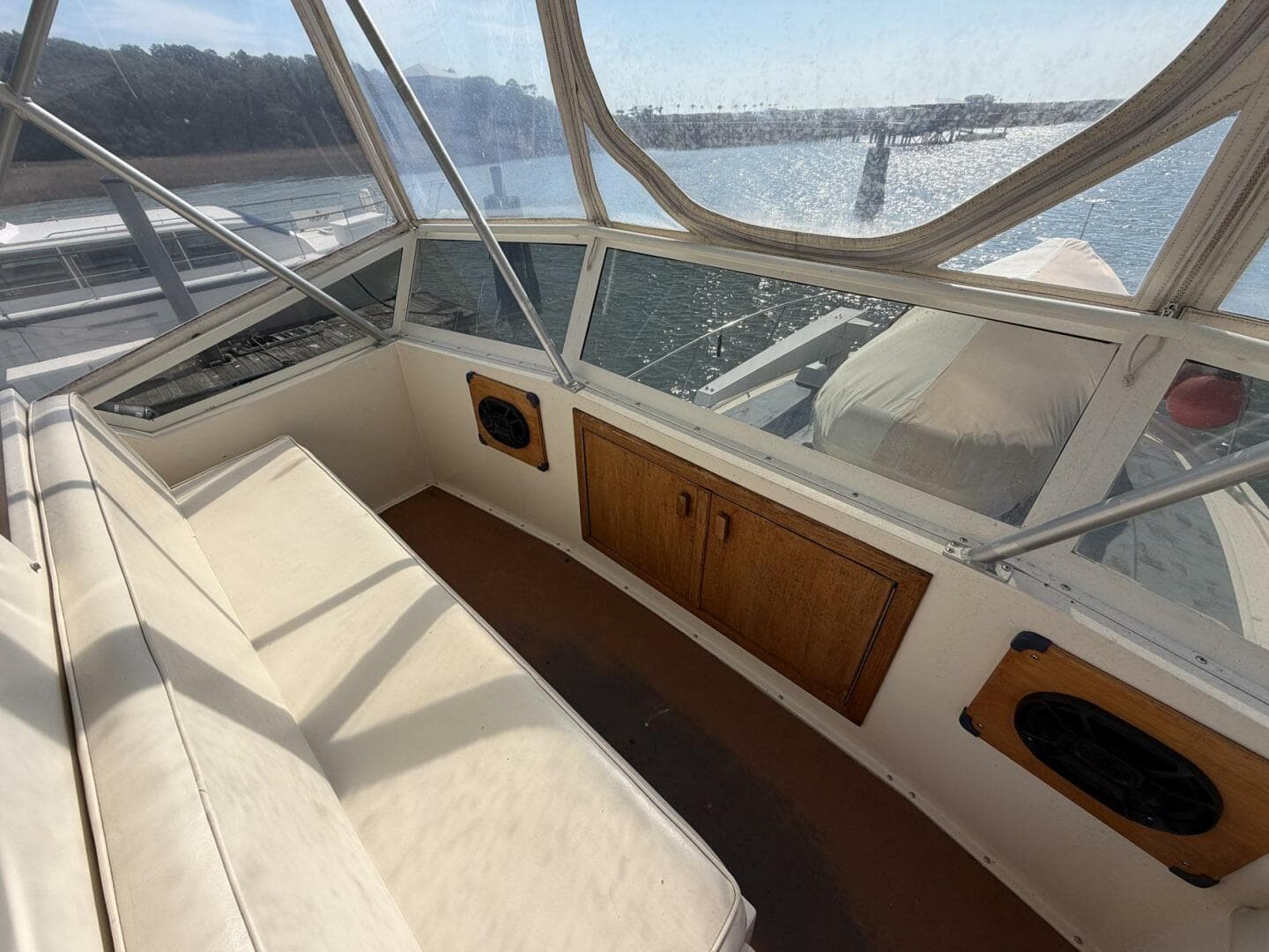 1987 Viking 44 — photo 29