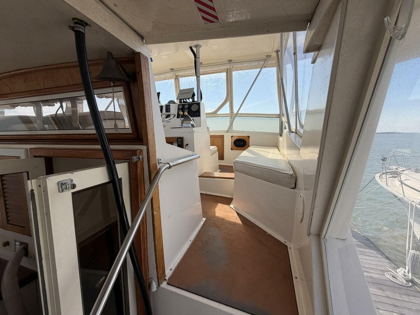 1987 Viking 44 — photo 26