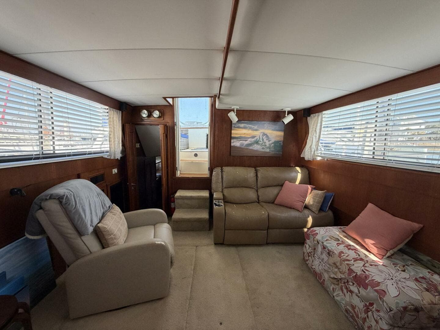 1987 Viking 44 — photo 37