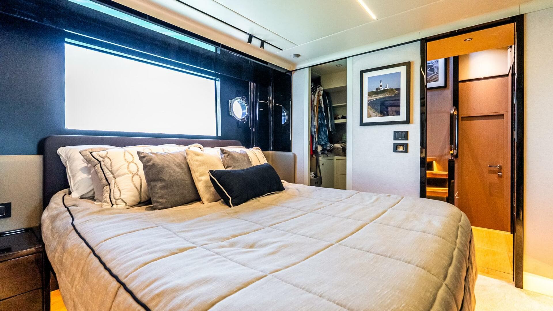 2022 Absolute 64 Navetta — photo 93