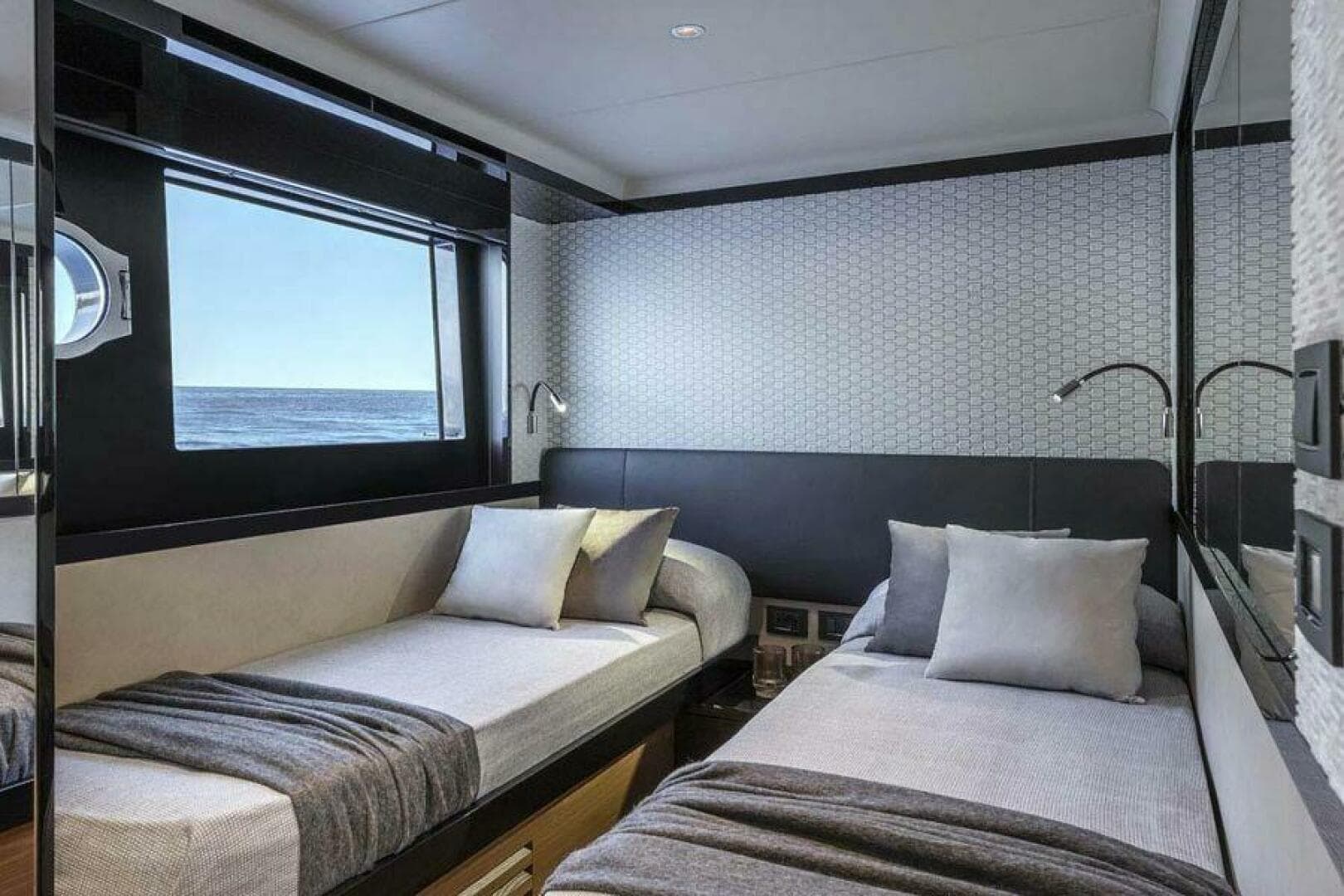 2022 Absolute 64 Navetta — photo 9