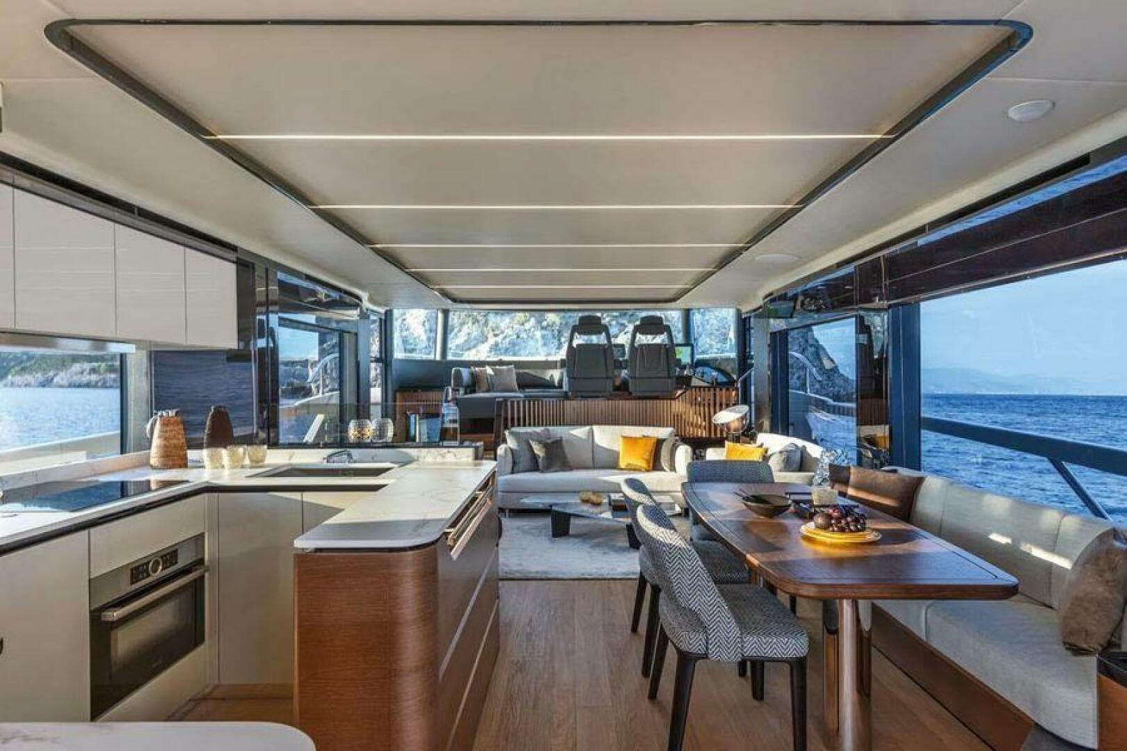 2022 Absolute 64 Navetta — photo 4