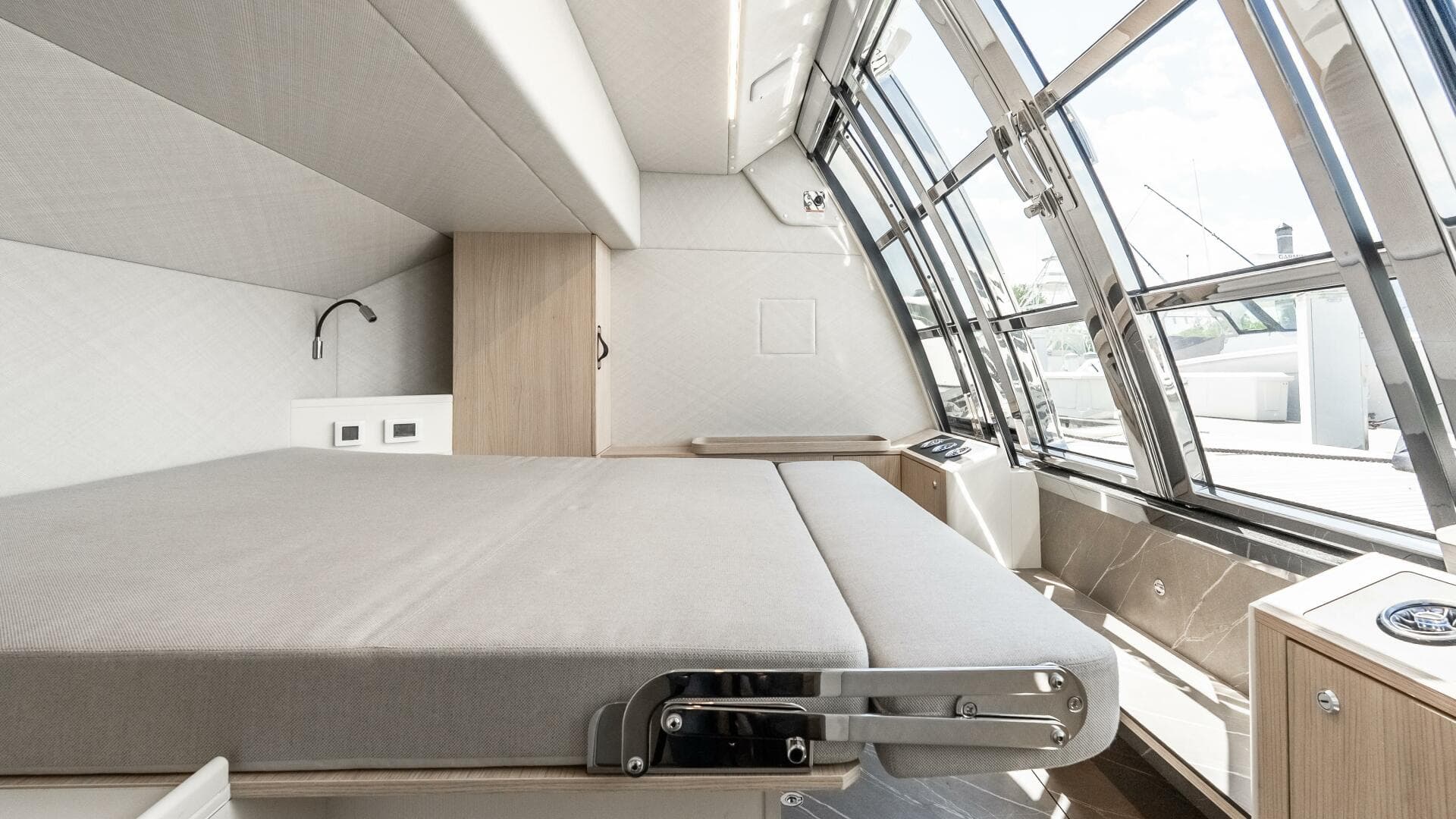 2022 Absolute 64 Navetta — photo 104