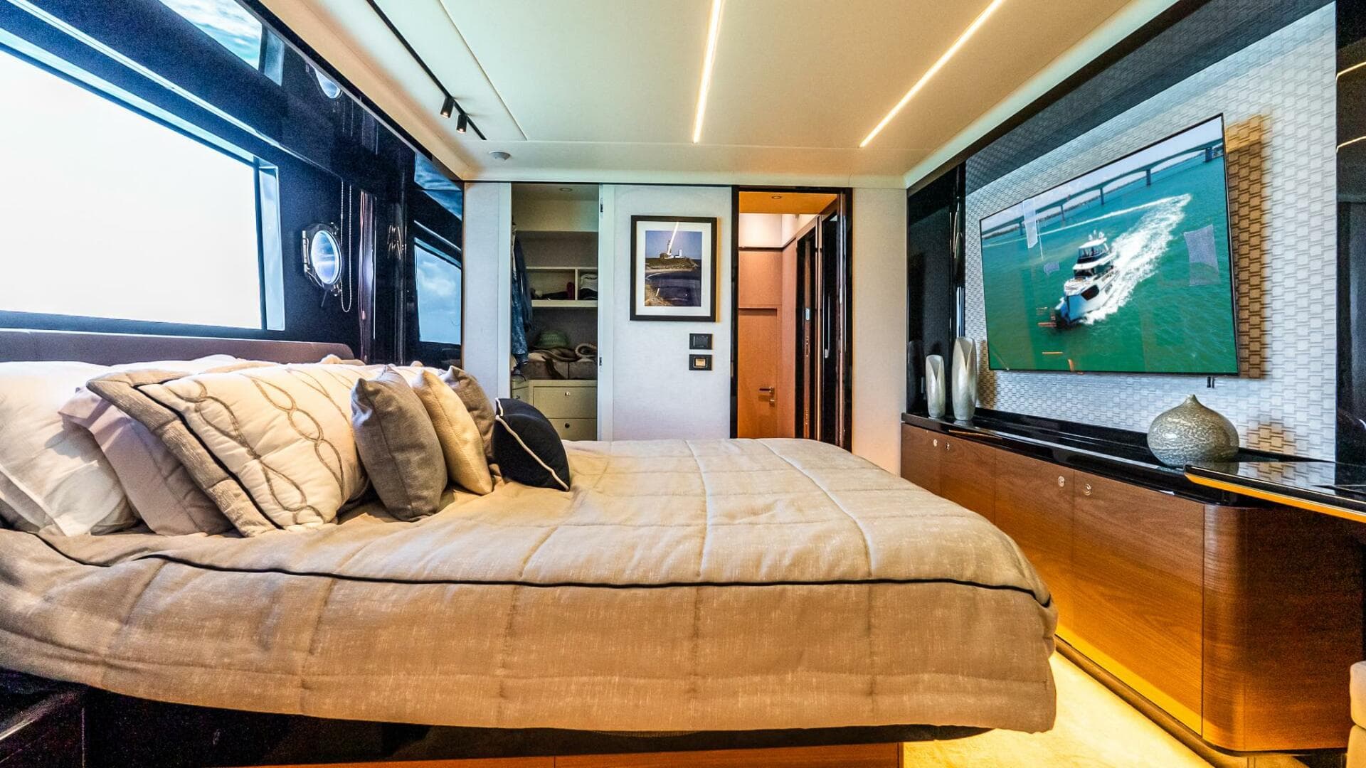 2022 Absolute 64 Navetta — photo 94