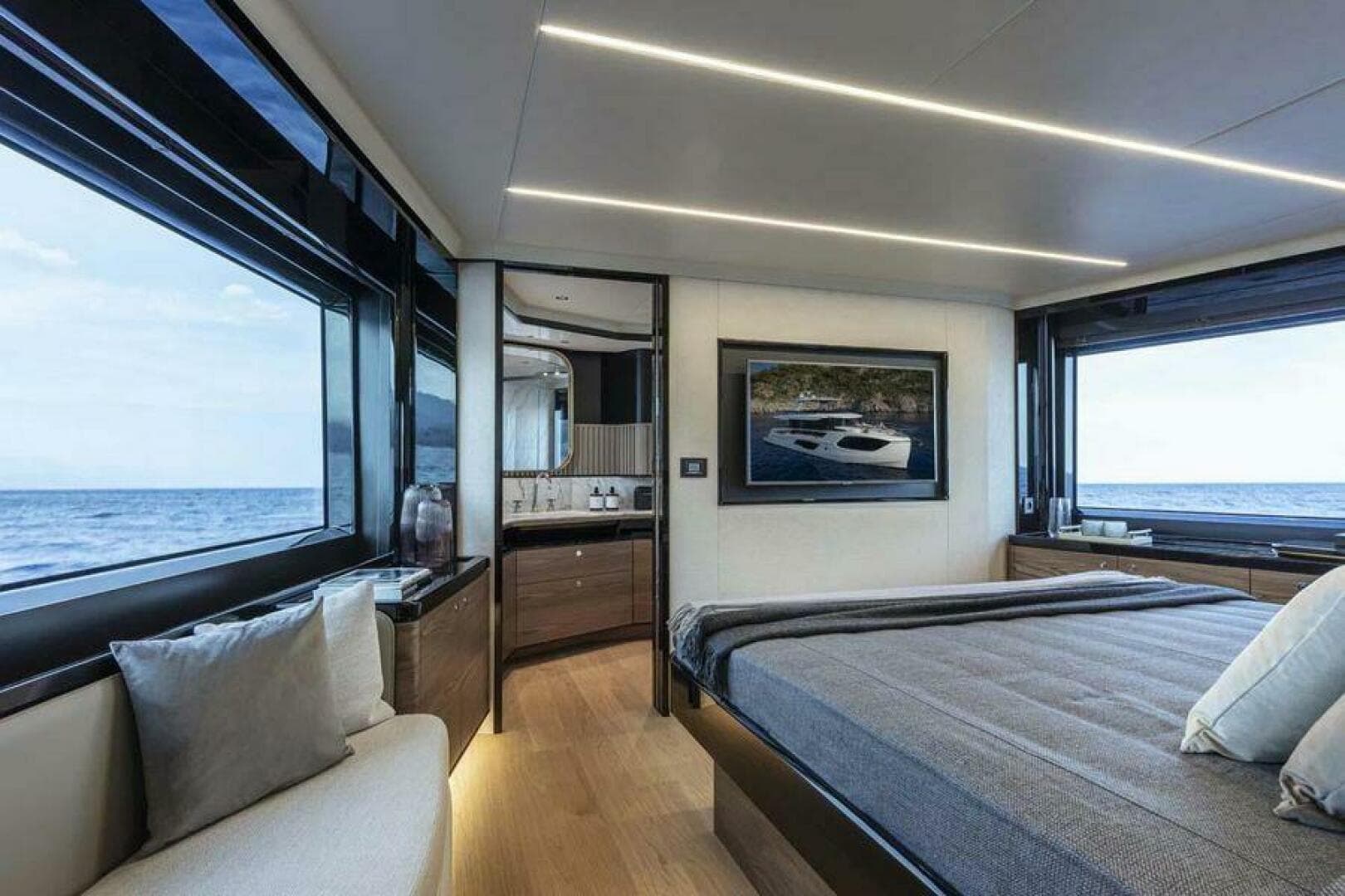 2022 Absolute 64 Navetta — photo 6