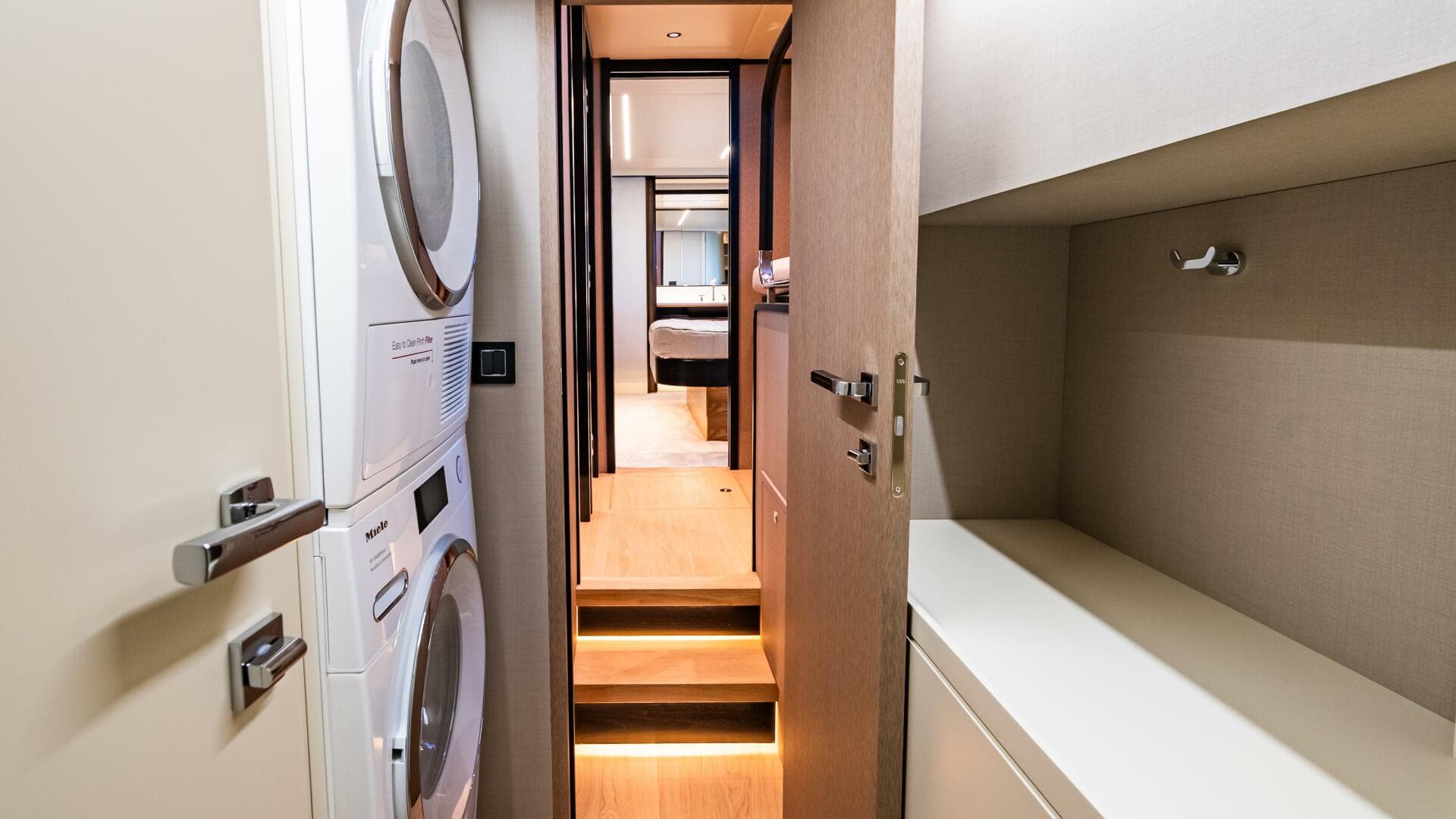 2022 Absolute 64 Navetta — photo 103