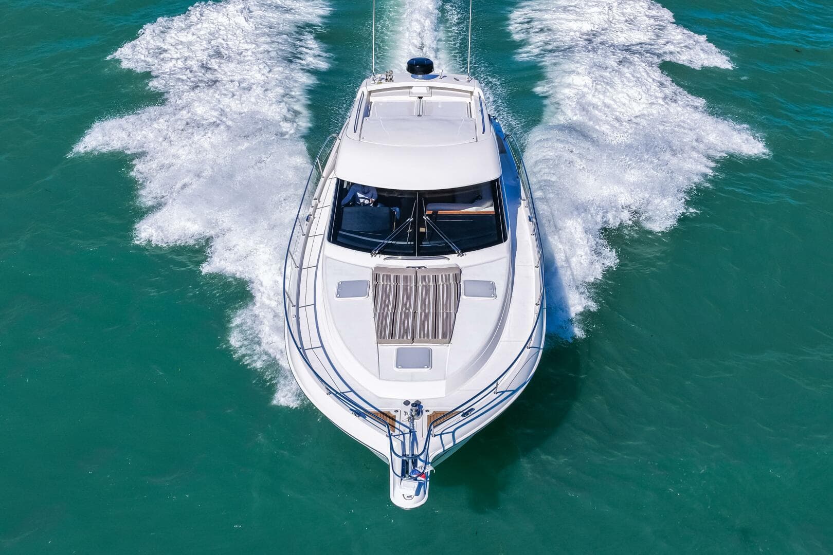 2016 Riviera 5000 Sport Yacht — photo 33